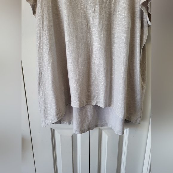CHICO'S The Ultimate Tee Size XL Gray T-shirt With Silver Shimmer - Picture 2 of 7